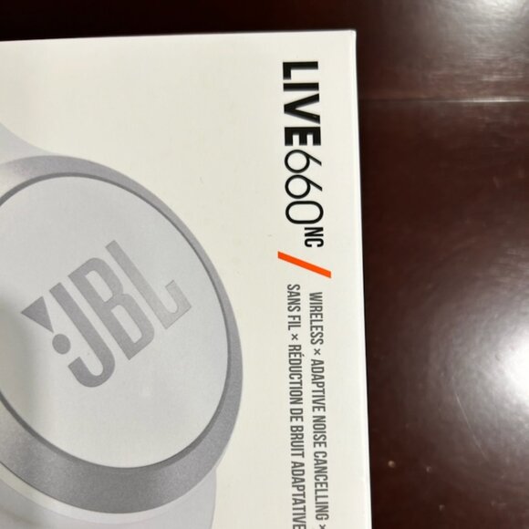 JBL LIVE 660NC Wireless Over-Ear Noise Cancelling Headphones - White - Picture 2 of 8